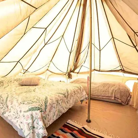 Glamping Salmarina Luxury tent